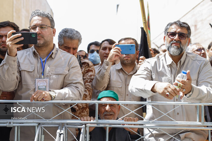 تشییع شهید گمنام دفاع مقدس در کمیته امداد