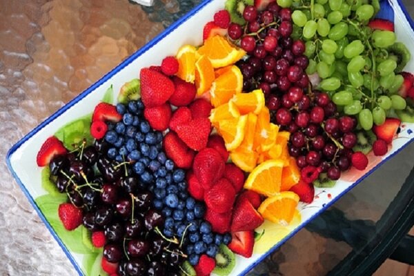 میوه خوردن با معده خالی عوارض دارد؟