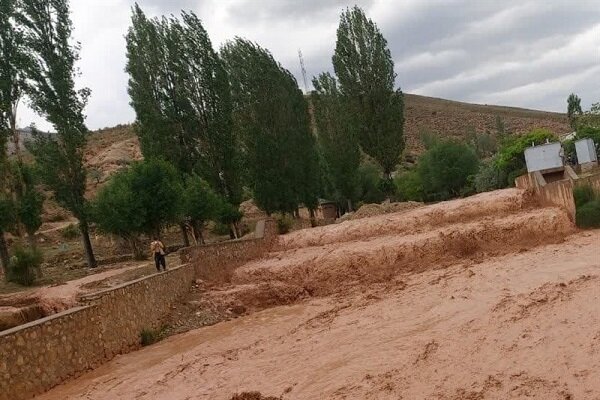 وقوع سیلاب در گلستان/ راه‌های اصلی ۵ روستا مسدود شد 