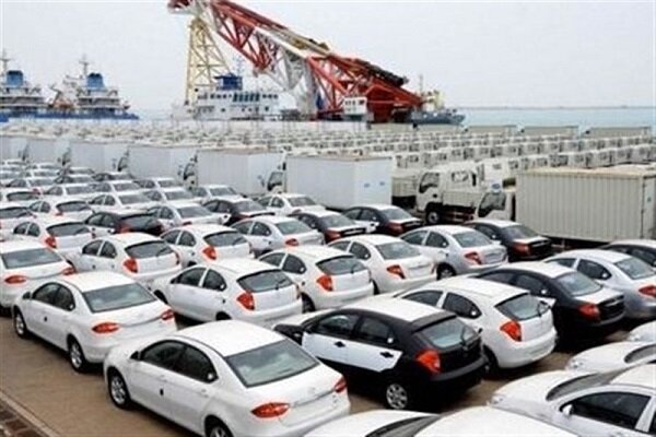 پیش‌بینی عرضه خودروهای کارکرده وارداتی با قیمت بالا/ دولت تعرفه واردات را کاهش دهد