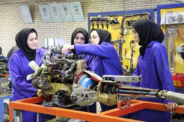 کارآفرینی ۴ هزار نفری طرح پویش در دانشگاه آزاد اصفهان