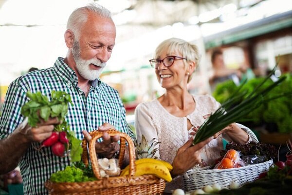 ویژگی‌های غذای ایمن برای سالمندان را بشناسید