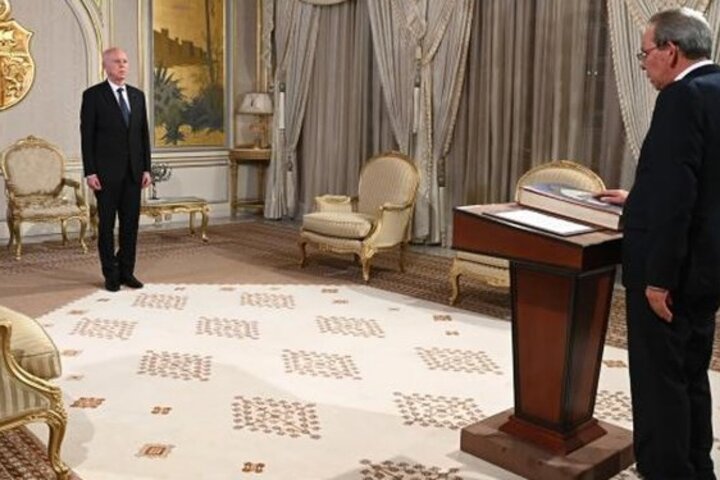 برکناری نخست‌وزیر تونس 