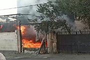 آتش‌سوزی ساختمان ۲ طبقه در خیابان شهید بروجردی