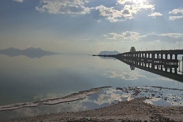 وعده رئیس سازمان محیط زیست برای افزایش مقدار ورودی آب دریاچه ارومیه