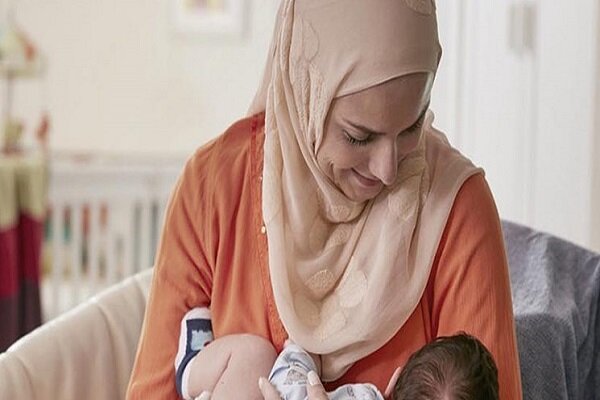 افزایش هوش کودک با خوردن شیر مادر