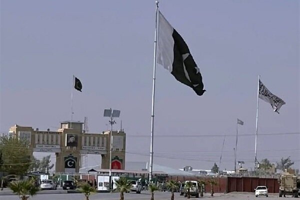نیروهای مرزی طالبان و پاکستان درگیر شدند / گذرگاه مرزی تورخم بسته شد