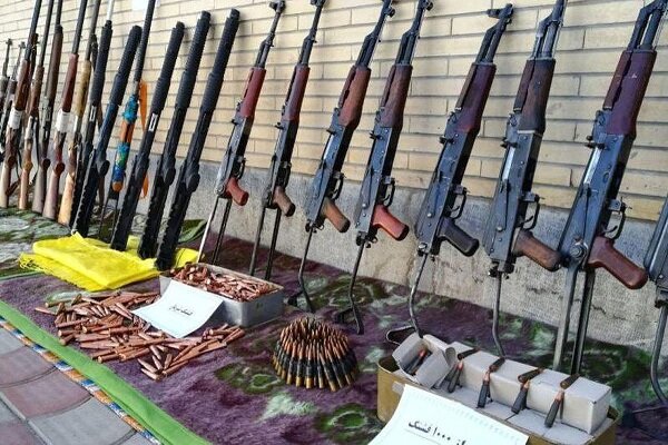۱۸۴ نفر حاملان سلاح سرد در اسلامشهر دستگیر شدند /  کشف ۱۲۲ تیغه انواع سلاح