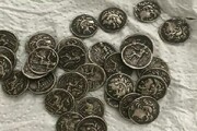 کشف ۶۴۰ قطعه سکه عتیقه در قم / ۳ متهم دستگیر شدند