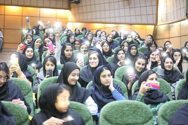جلسه توجیهی نودانشجویان رشته‌های علوم پزشکی واحد کرمانشاه برگزار شد
