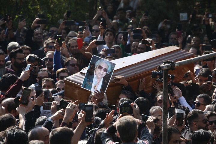 مراسم تشییع پیکر گلپا با حضور هنرمندان + عکس