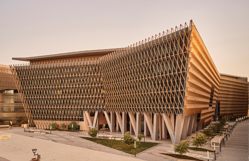 کویت؛ کشوری متکی بر درآمد نفتی / جوانان کویتی عشق تحصیل در انگلیس را دارند