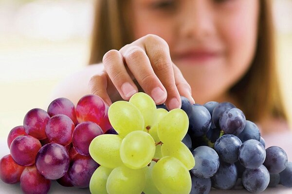 خوردن انگور برای چه کسانی مضر است؟