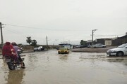 آبگرفتگی محلات حاشیه‌ بندرعباس به دنبال بارندگی