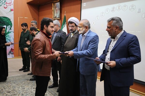 استقامت یکی از خصوصیات بارز بسیجیان است