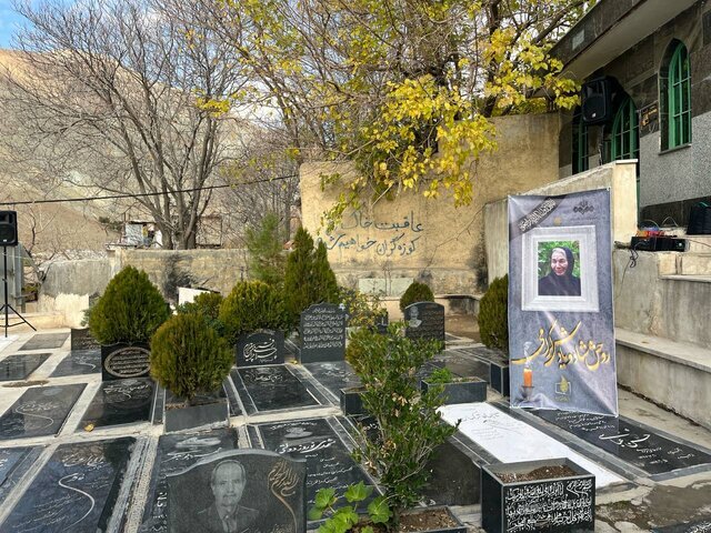 مراسم وداع با پروانه معصومی در امامزاده ابوطالب آغاز شد + عکس