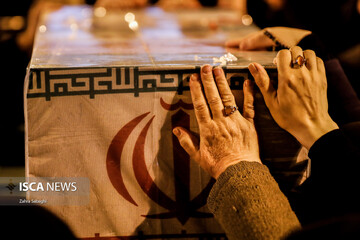تشییع بی‌نظیر ۲۸۰ شهید گمنام/ سنگ تمام مردم ایران برای شهدا