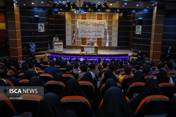 نشست دانشجویی شهردار تهران به مناسبت روز دانشجو