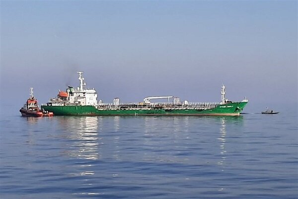 توقیف ۲ شناور با ۴.۵ میلیون لیتر سوخت قاچاق در خلیج‌فارس