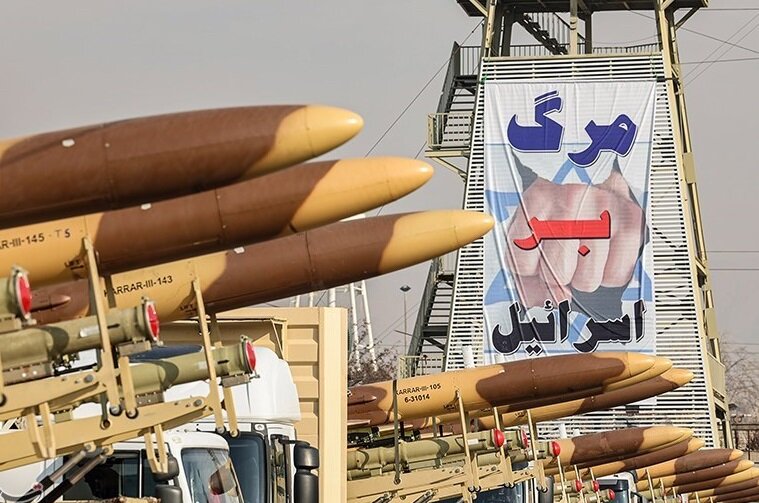 سرلشکر موسوی: پهپادهای کرار مجهز به موشک بخشی از توان پدافند هوایی ارتش است