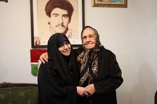 مادر شهید روبرت لازار: به ایرانی بودنم افتخار میکنم