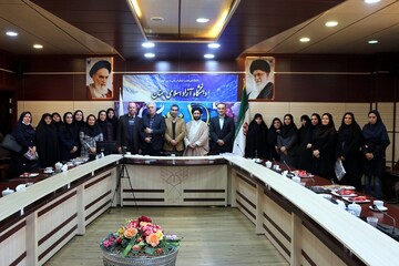 مراسم روز زن و گرامیداشت مقام مادر در دانشگاه آزاد سمنان برگزار شد