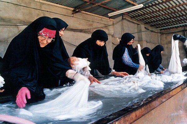 جشنواره فجر ۴۲ / دست ناپیدا؛ روایت‌گر زنی که ۲۰۰ فانوسقه خونین را در آب کارون می‌شوید!