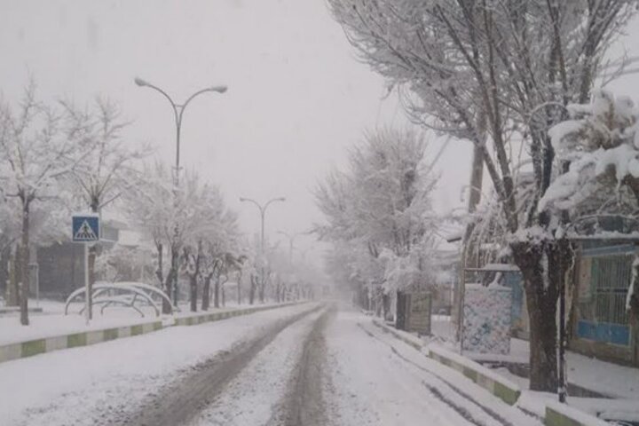 اولین برف زمستانی در تهران + فیلم