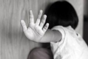 اهمیت توجه والدین به نشانه‌های آزار جنسی در کودکان