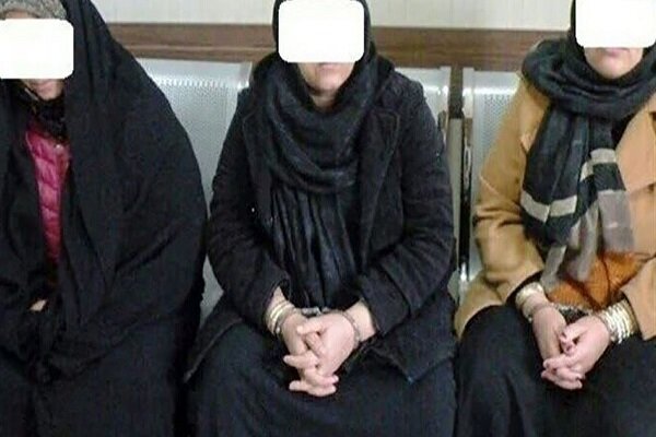 ۳ خانم رمال میلیونر در مشهد دستگیر شدند