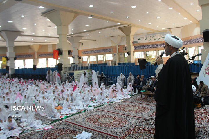 جشن تکلیف دو هزار دانش آموز دختر خراسان شمالی برگزار شد