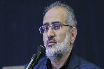 حسینی: دولت موافق افزایش حقوق‌ها است