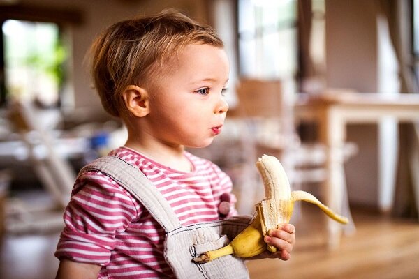کودکان بهتر است چه زمان‌هایی موز بخورند؟