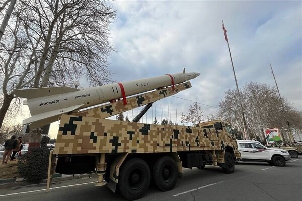 حضور موشک‌های بالستیک خیبرشکن و قدر سپاه در کنگره ۲۴ هزار شهید تهران