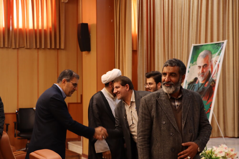 نشست فعالان و نخبگان دانشجویی به مناسبت آغاز دهه فجر برگزار شد