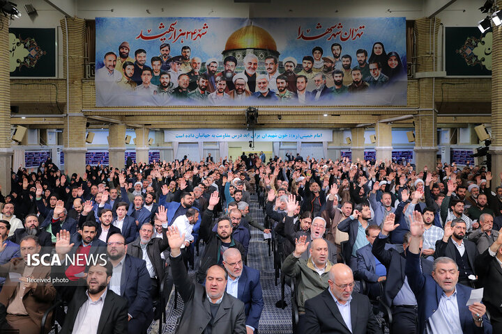دیدار اعضای کنگره ملی بزرگداشت ۲۴ هزار شهید تهران