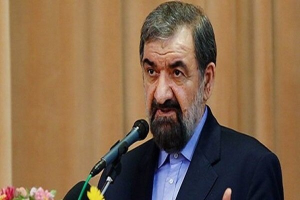 محسن رضایی: دست نیروهای مسلح همچنان روی ماشه است محسن رضایی: دست نیروهای مسلح همچنان روی ماشه است