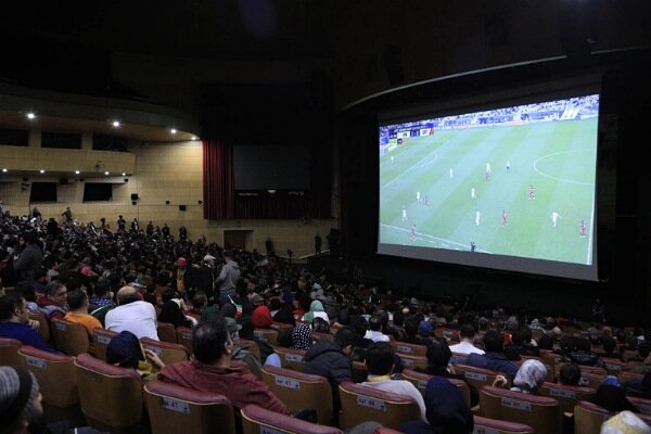 تماشای بازی ایران - قطر در کاخ جشنواره فیلم فجر ۴۲ + فیلم