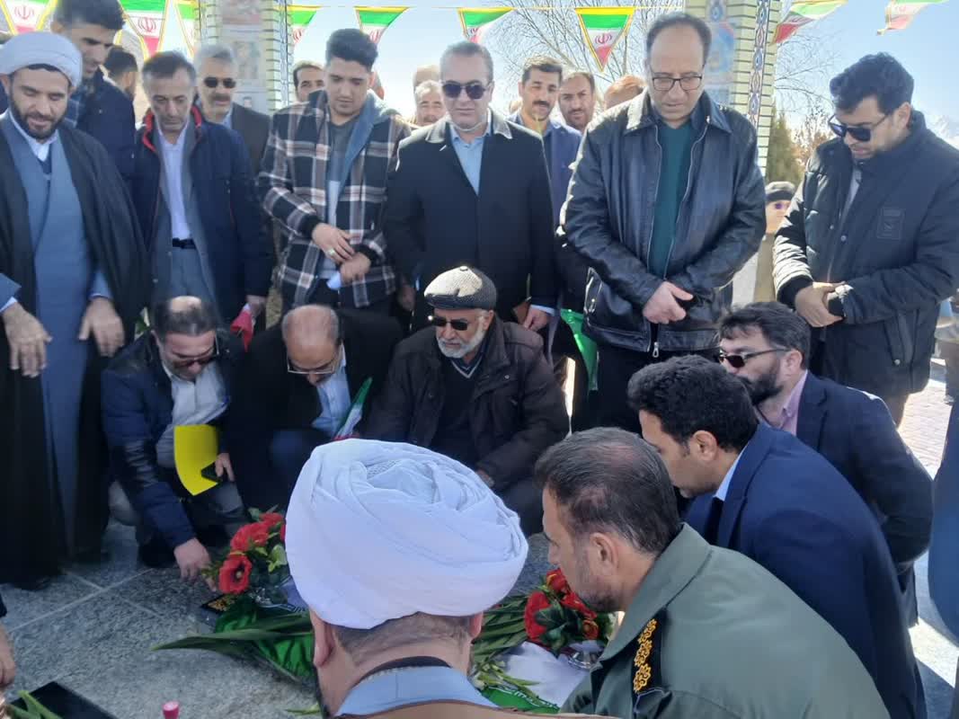 مراسم پیادهروی دانشگاهیان بمناسبت دهه فجر در شهرکرد برگزار شد