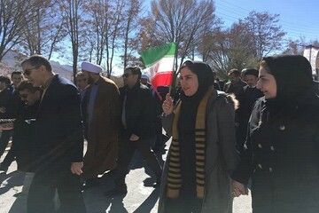 مراسم پیاده‌روی دانشگاهیان بمناسبت دهه فجر در شهرکرد برگزار شد