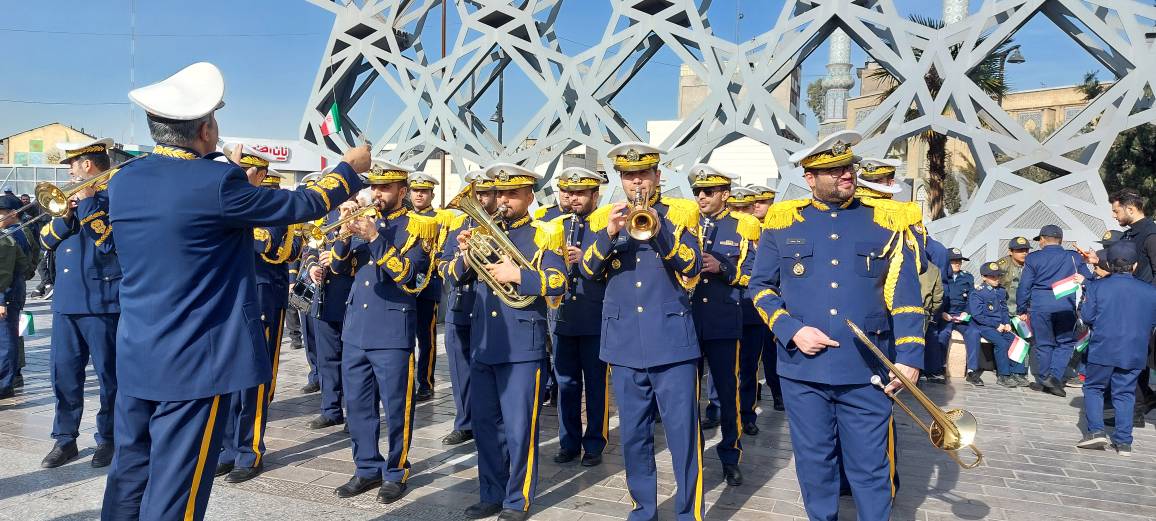 حضور پرشکوه مردم در راهپیمایی ۲۲ بهمن + عکس و فیلم