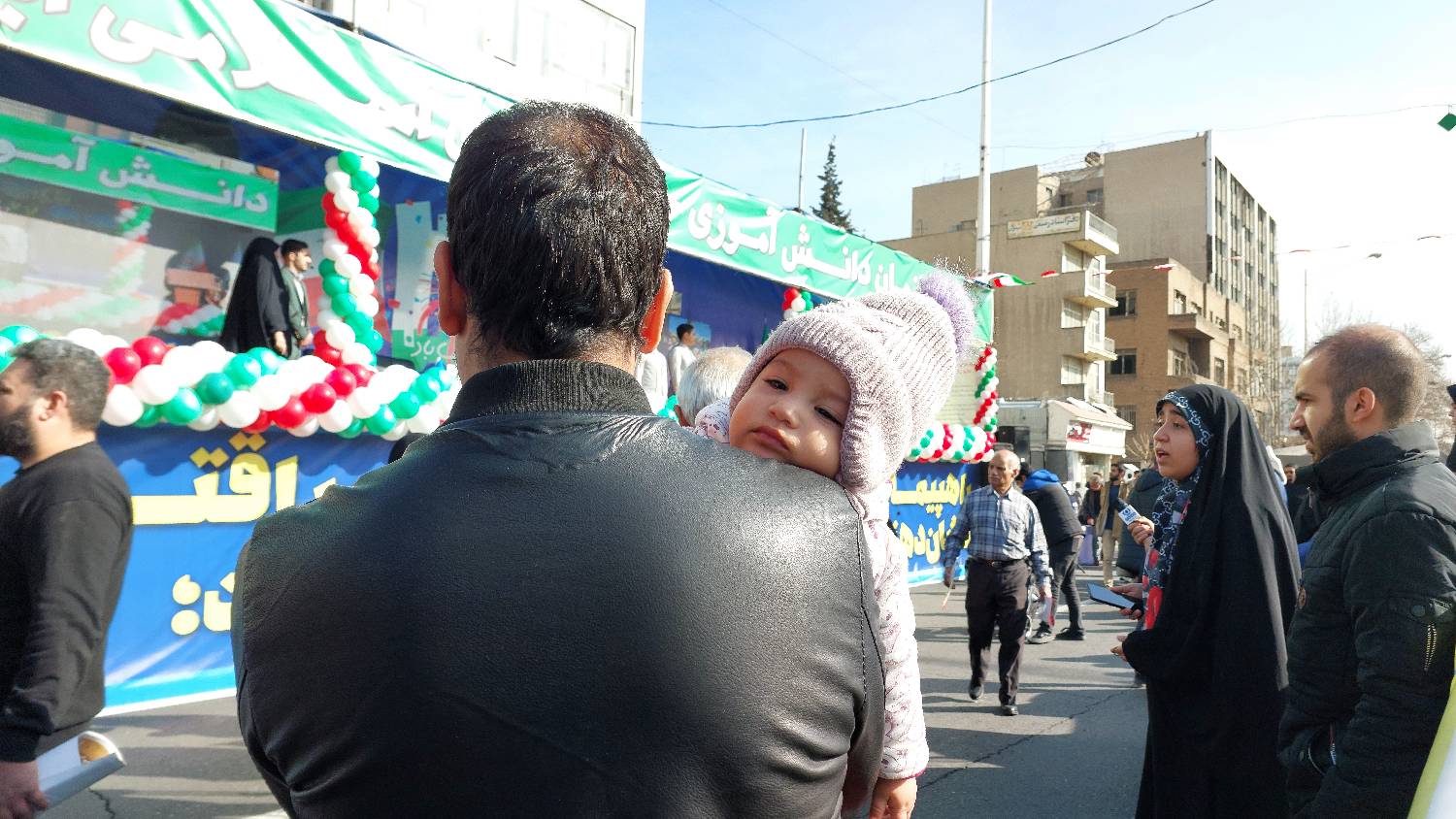 حضور پرشکوه مردم در راهپیمایی ۲۲ بهمن + عکس و فیلم