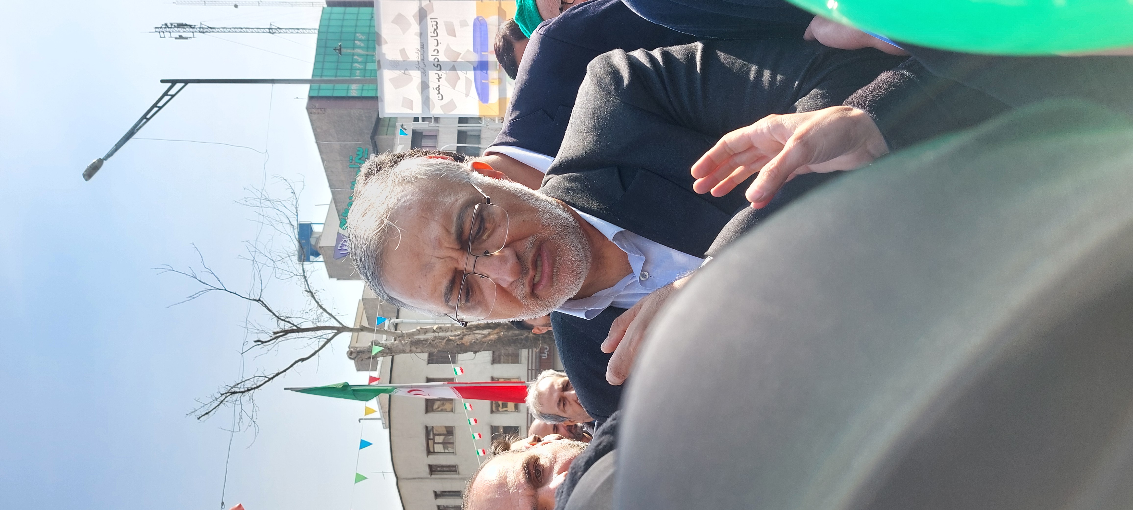 حضور پرشکوه مردم در راهپیمایی ۲۲ بهمن + عکس و فیلم