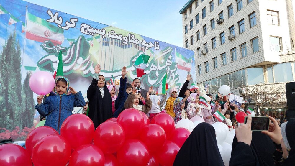 حضور پرشکوه مردم در راهپیمایی ۲۲ بهمن + عکس و فیلم