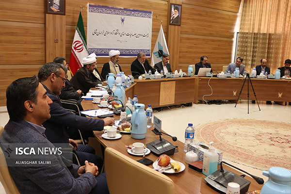 استفاده از ظرفیت های دانشگاه آزاد اسلامی در راستای خدمترسانی بهتر به مردم