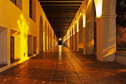 دانشگاههای آمریکا چه برنامهای برای توسعه علوم، مهندسی و ریاضیات دارند؟