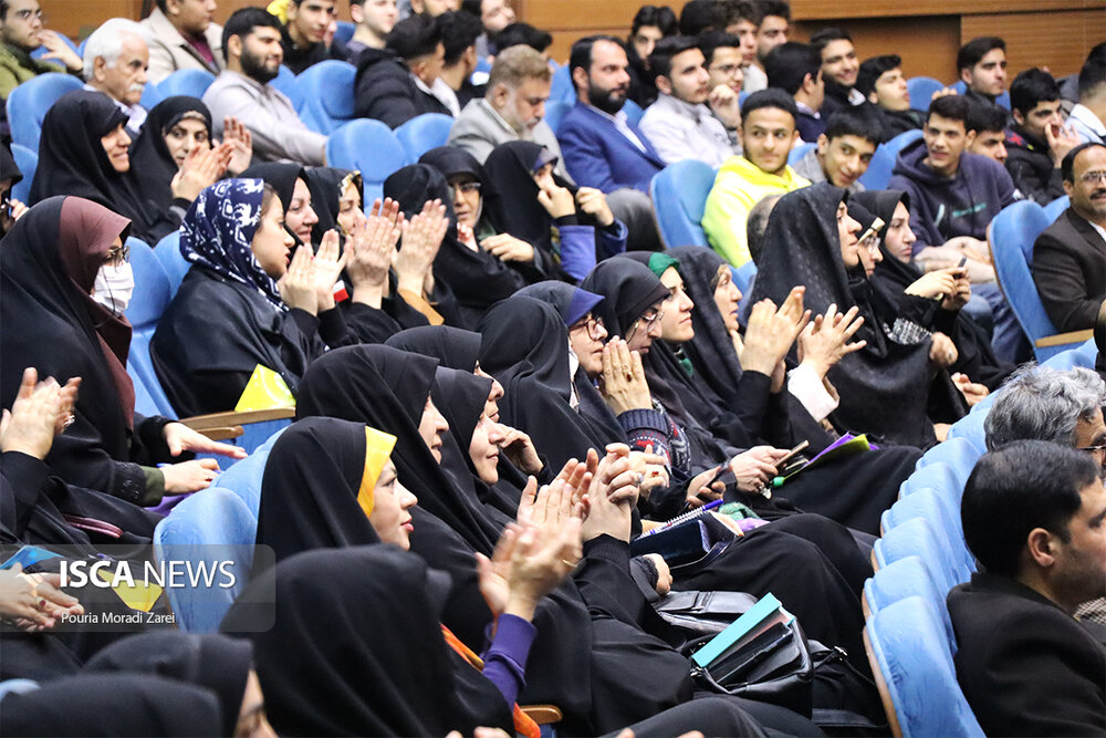 همه در یک کشتی نشستهایم/ انتخابات مظهر اعتماد ملت است