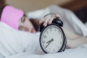 بحران خواب در کدام مرحله از زندگی زنان رخ می‌دهد؟