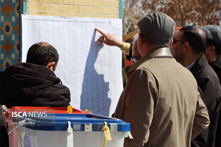 صبح انتخاباتی دانشگاه آزاد اصفهان در گلزار شهدای گمنام
