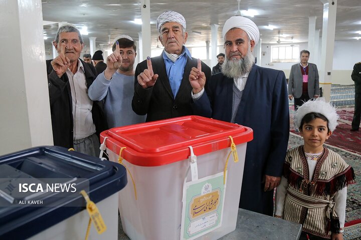 حضور پرشور مردم خراسان شمالی در پای صندوق های رای